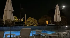 3 Island View Hotel - Image 5