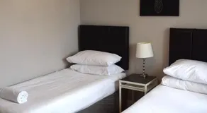 Kelpies Serviced Apartments-McKay - Image 3