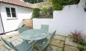 Berry Cottage - Image 2