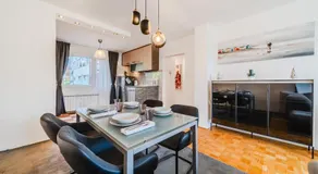 The Green Corner Apartment With Balcony - Happy Rentals - Image 2