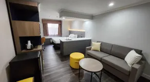 Econo Lodge Inn & Suites Santa Rosa South - Image 3