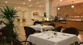 Apartamentos Jardín del Conde - Image 5