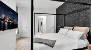 Deluxe Suites Downtown Montreal - Image 2