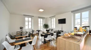 Lainez Rooms & Suites - Image 5