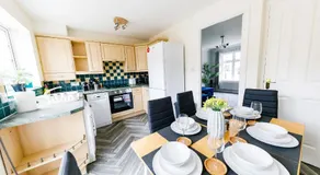 2Bed Garden & Private Parking Near A19 - Perfect for Contractors - Image 2