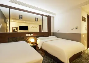 Friendly DH Naissance Hotel by Mindrum Group - Image 5