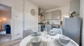 Buckwell Heights - 2 Bedroom Free Parking Wifi Sky TV - Image 2