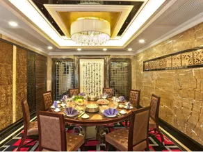 Emperor Hotel - Image 5