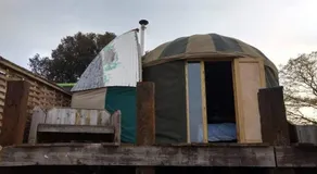 Bembridge Harbour Yurt - Log Burner - WiFi - Image 5
