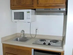 Home Style Inn - Image 3