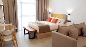 Capuchinos Suites Guest Homes Malaga - Image 2
