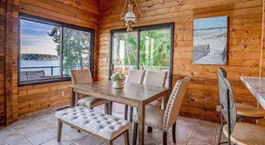 Oceanfront Retreat, Mount Rainier, King bed, Games - Image 5