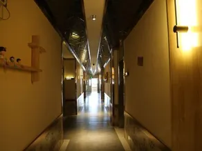 Shuiyue Qinghua Hotel - Image 4