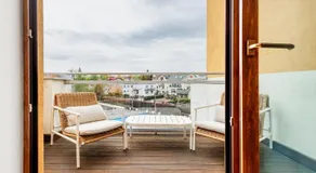BOOKS & SUN by the Sea Air-conditioned Apartment - Image 3