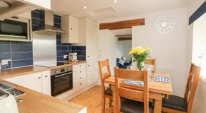 Honeysuckle Cottage - Image 3