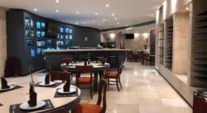 We Hotel Aeropuerto - Image 2