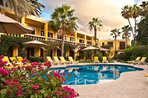 El Encanto Inn & Suites - Image 3