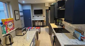 Tudor Road House - Image 3