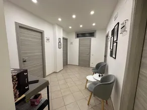 Royalty Rooms & Spa - Image 4