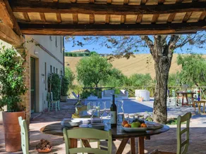 Villa w Wine Tours Near Beach - Image 1