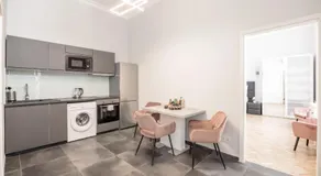 Prime star Deak ter Modern Luxury Apartments Budapest - Image 3