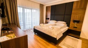 Mirage Resort & Spa - Image 2