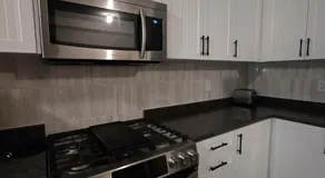 Elegant 3BR Kleinburg Townhouse Free Parking Wifi Full Kitchen Laundry Near Canadas Wonderland - Image 5