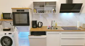Moderne, komplett eingerichtete Wohnung mit Parkplatz & 24h Check-in - Image 5