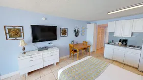 Island Inn Beach Resort - Image 1