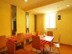 7 Days Inn Shanghai Lujiazui Shimao Binjiang Garden - Image 4