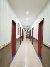 Yi Jia Qin Hotel - Image 3