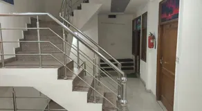 Paras Hotel - Image 4