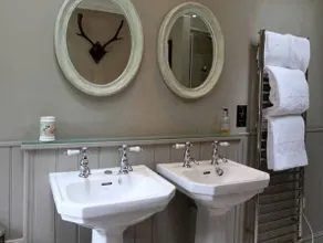 Luxury Escape - Image 2