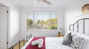 Luxe Retreat - 3BR - Free Parking - Near Station - Image 2