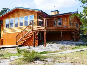 Sydney Lake Lodge - Image 3