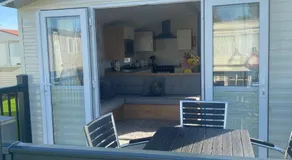 Modern 3 bedroom caravan near the beach - Image 5