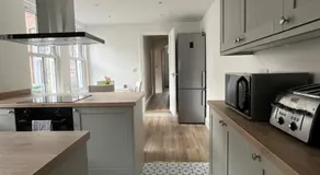 5-bedroom Townhouse - Image 2