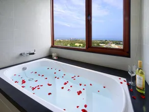 Shiny Ocean Hotel - Image 5