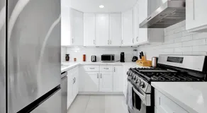 Modern Peaceful Private Oasis Near The Beach - Image 2