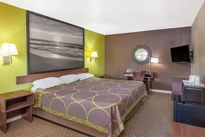 Super 8 by Wyndham Los Angeles/Alhambra - Image 2