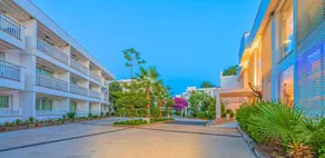 Bendis Beach Hotel - Image 4