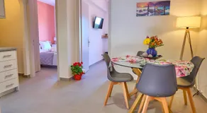 Vicky’s Luxury Apartment Sidari - Image 2