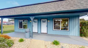 The Lamplighter Inn - Crab Shack and Whale Watching - Image 4