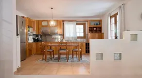 Anthemis Luxury Villa - Image 3