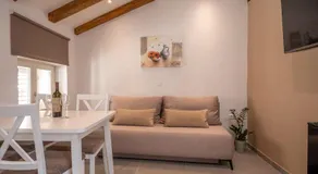 AAA Apartments & Rooms with FREE parking - Image 4