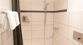 Design-Ferienwohnung direkt am Möhnesee - mit Seeblick, Balkon, Pool und Sauna - Image 5