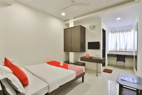 Hotel Isher International - Image 2