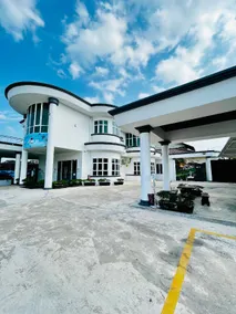 Lestari Inn Boutique Residence Self- Check-in homestay - Private Parking - Image 4