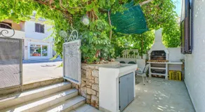 Apartment Goga - Seaview & Parking - Image 5