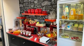 Hotel Au Chapon Fin - Image 4